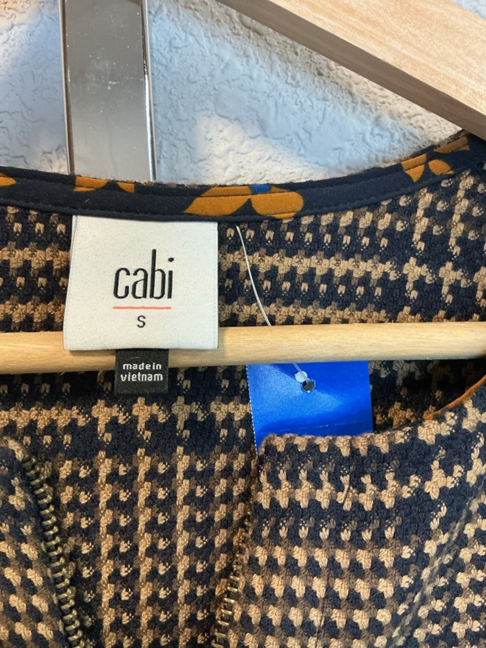 Cabi Houndstooth Plaid Zip Peplum Jacket Small Bell Sleeve - Picture 2 of 8